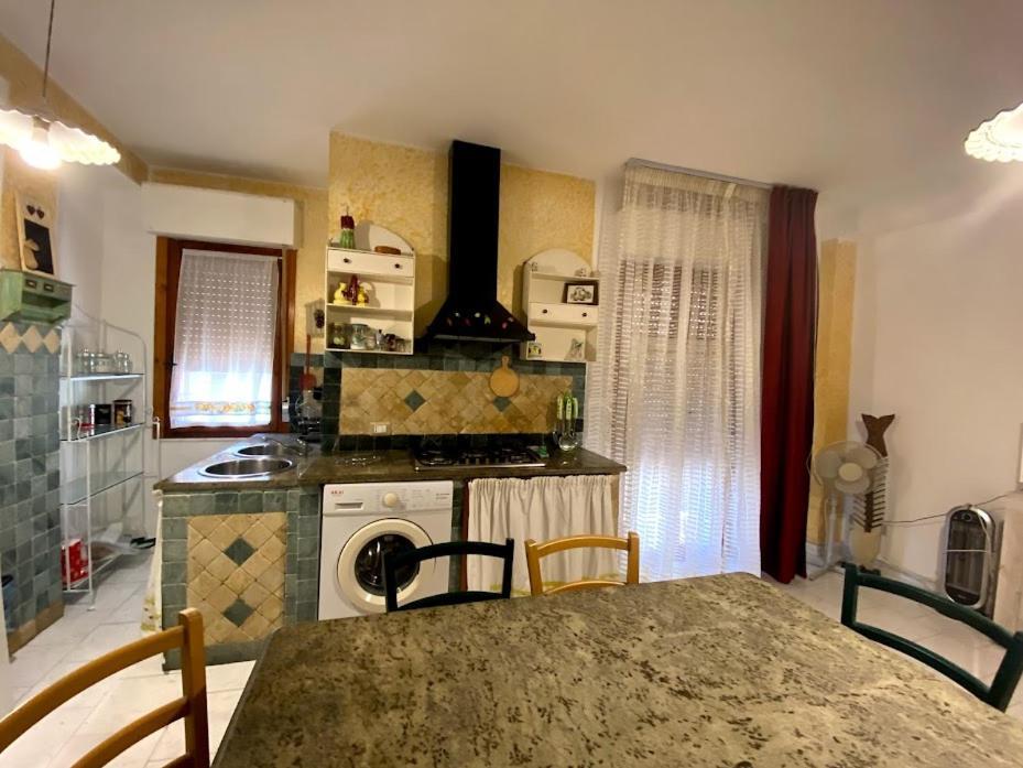 Casa Vacanze Margherita Porto Torres Exteriör bild