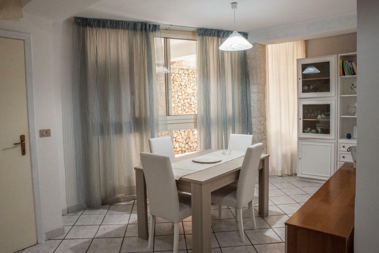 Casa Vacanze Margherita Porto Torres Exteriör bild